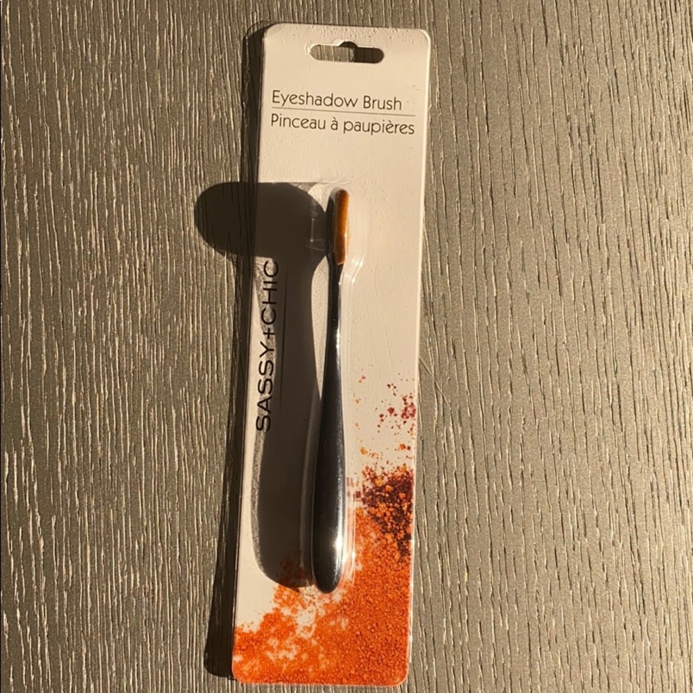 Eyeshadow brush